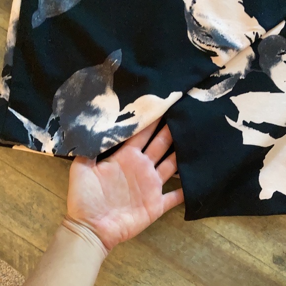 INC pencil skirt - Picture 4 of 4